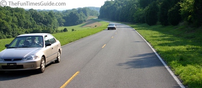 Cars on the northern end of the Natchez Trace Parkway.